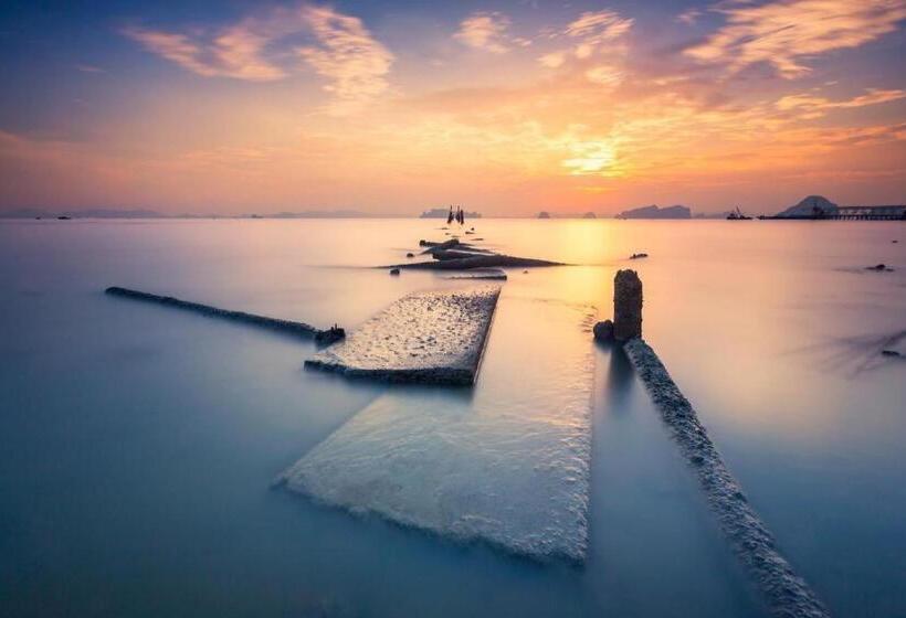 پانسیون The Royhanna Beach House
