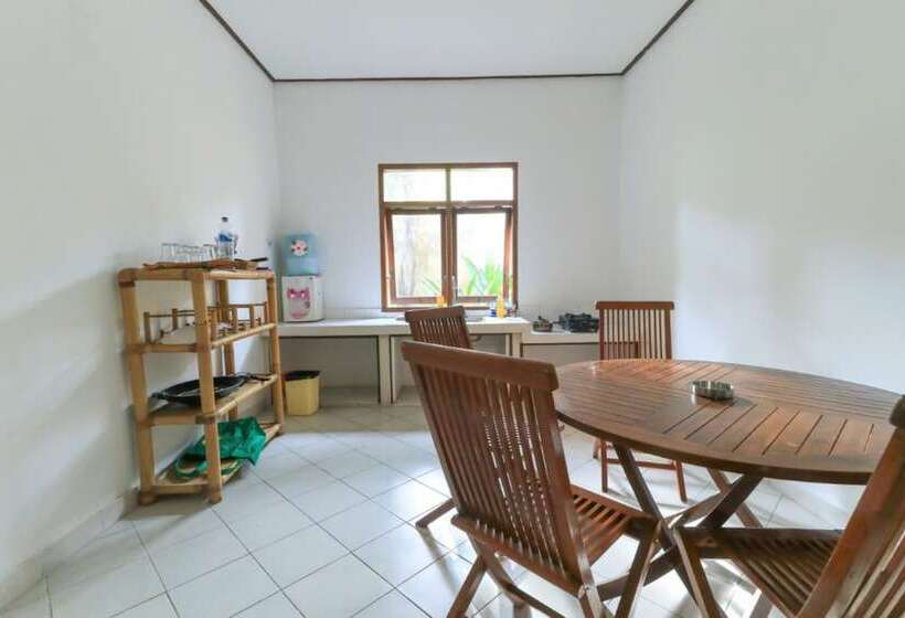 Yuli Bungalows