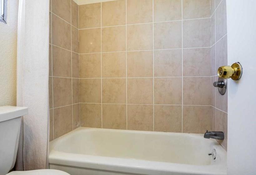 فندق Rodeway Inn Oakley