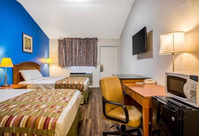 فندق Rodeway Inn Oakley
