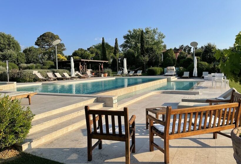 فندق Tenuta Dei Mori Wine Relais Events