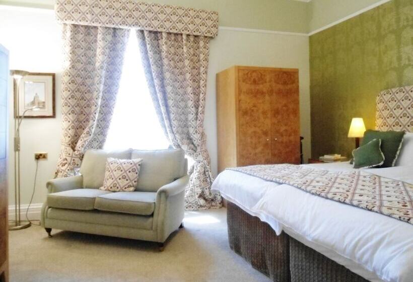 مبيت وإفطار Garvally House