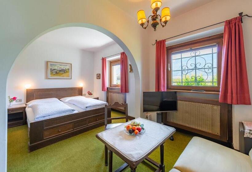 تختخواب و صبحانه Haus Oberhofer