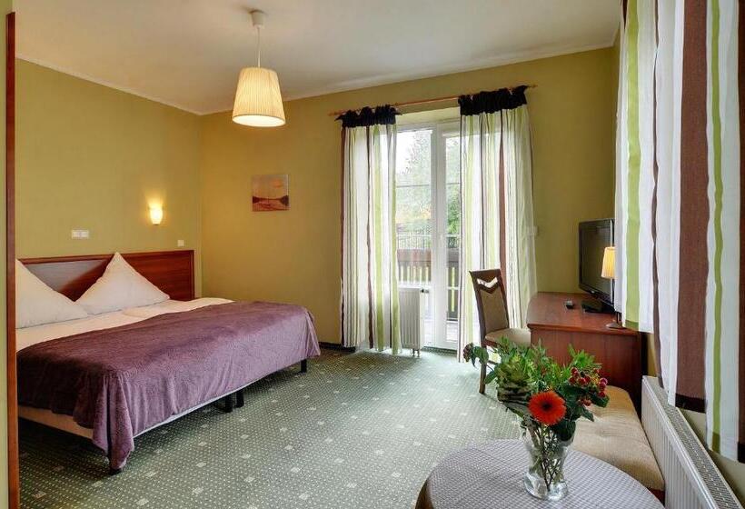 Belweder   Przy Hotelu Golebiewski