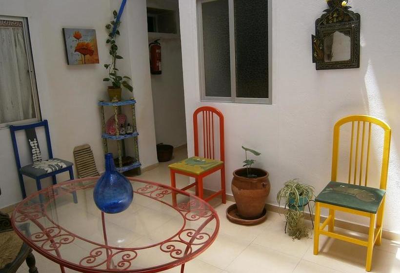 De Cadiz Cadi Hostel