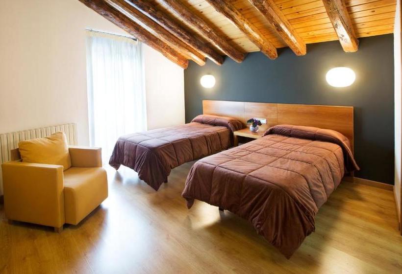 هتل Allotjament Rural Cal Miquel