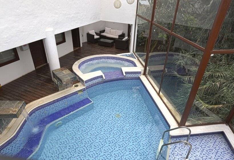 هتل Mesón De Los Virreyes