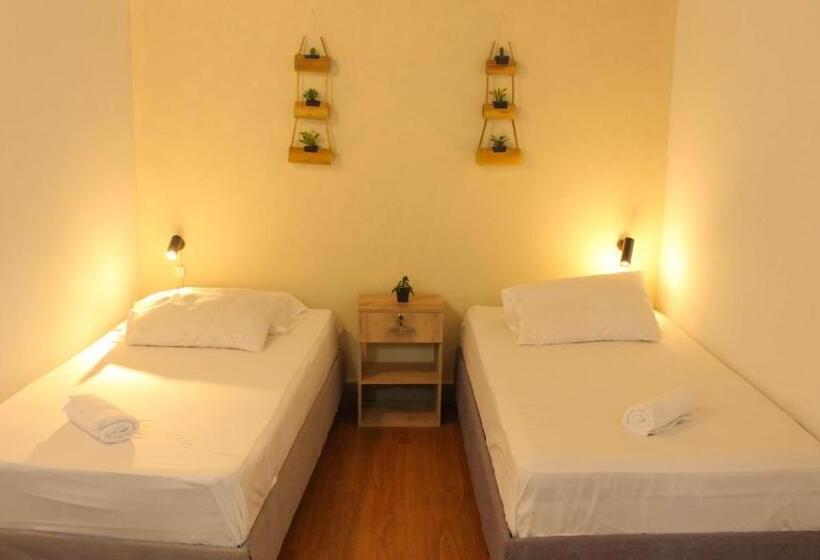 تختخواب و صبحانه La Vaina Cali