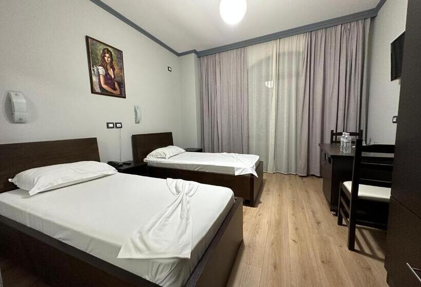 تختخواب و صبحانه Panorama Hotel Central