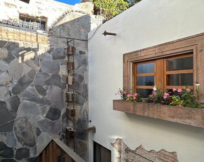 هتل Casa Andreu