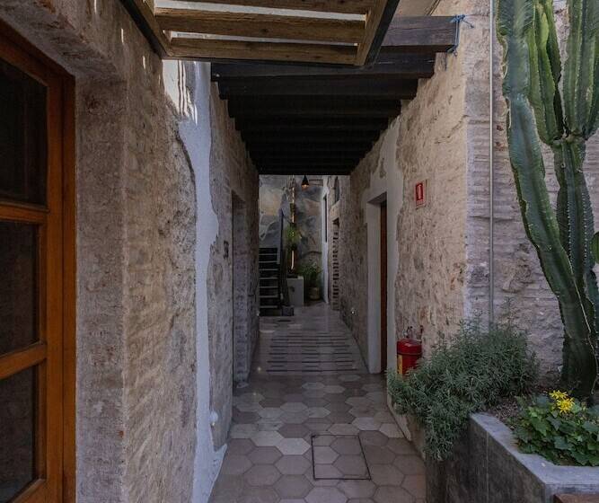 هتل Casa Andreu