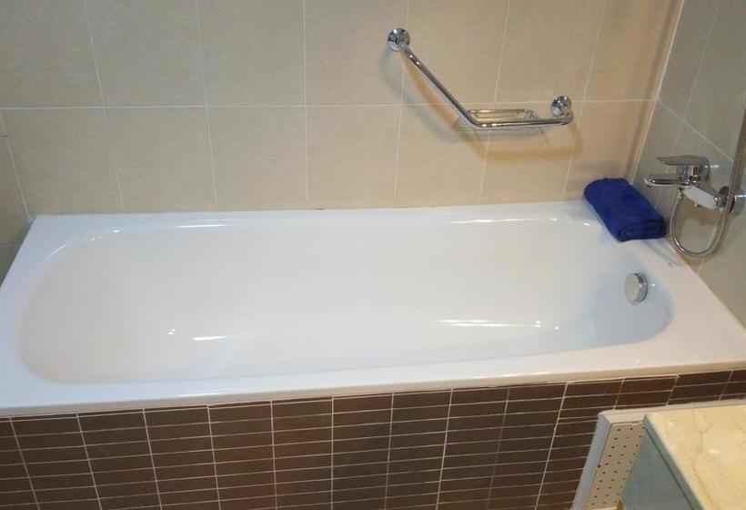 فندق Le Petit Bateau