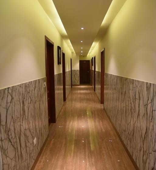 Отель New Anand Palace
