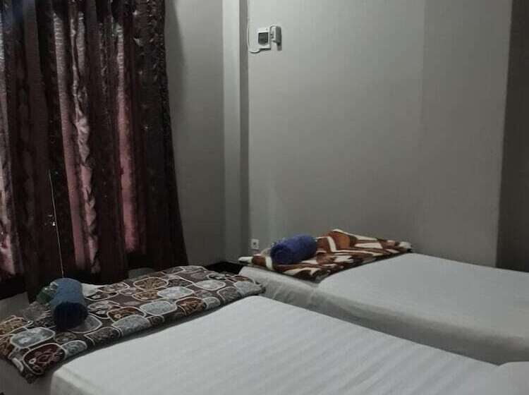 تختخواب و صبحانه Bonsai Surf Lodge   Hostel