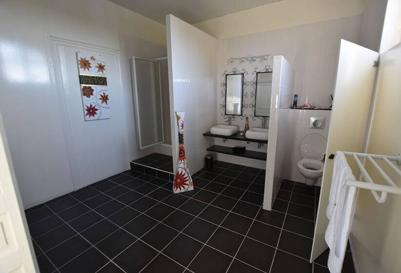 مبيت وإفطار Creol Ya