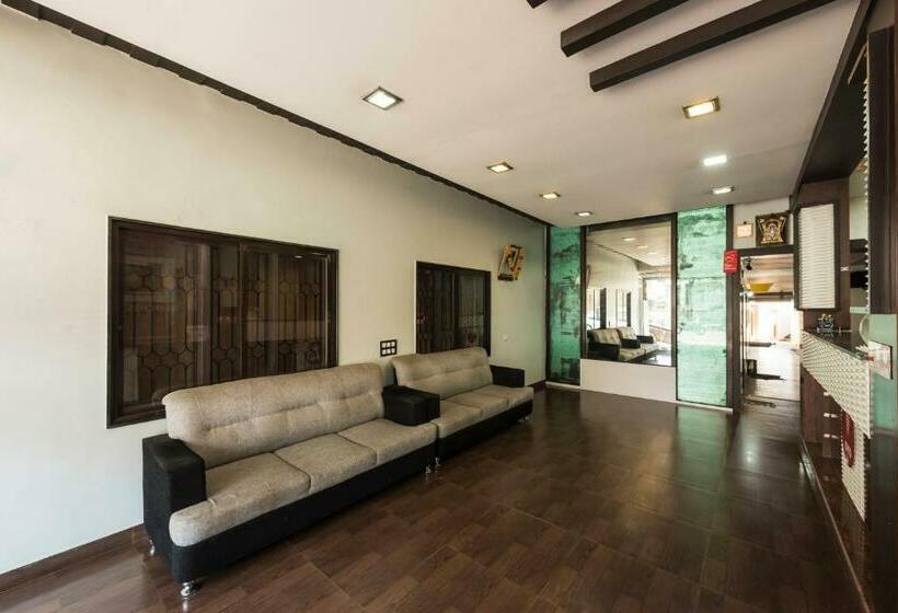 酒店 Sri Venkatesha Residency