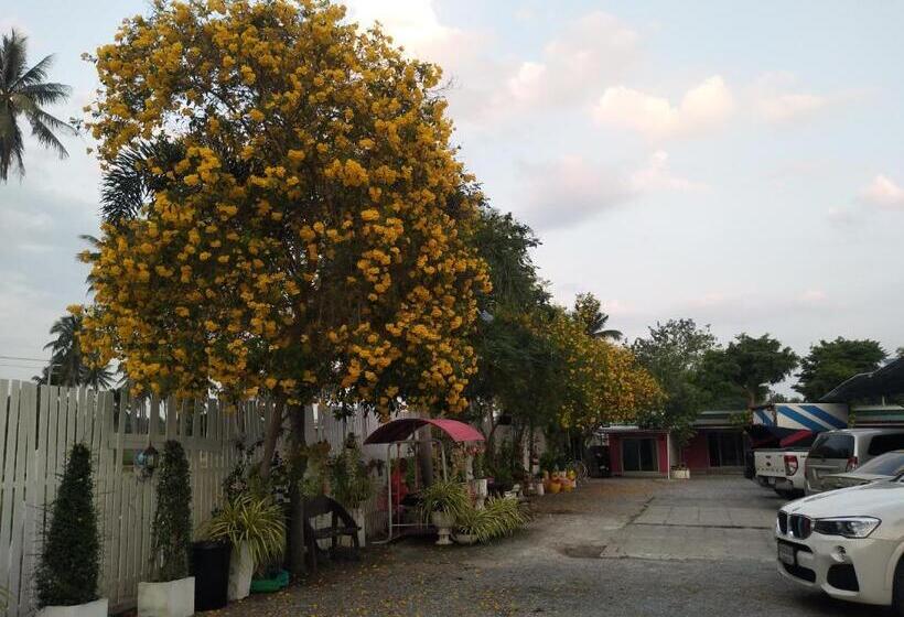 Saan Rak Resort