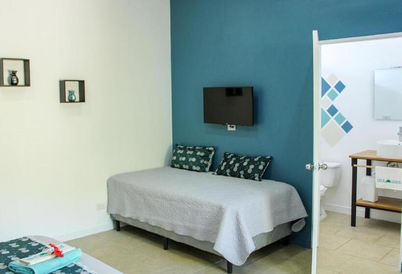 تختخواب و صبحانه Tee K Lodge Tamarindo
