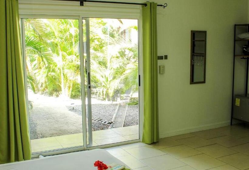 تختخواب و صبحانه Tee K Lodge Tamarindo