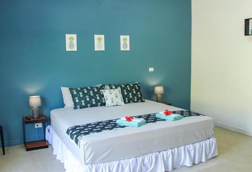 تختخواب و صبحانه Tee K Lodge Tamarindo
