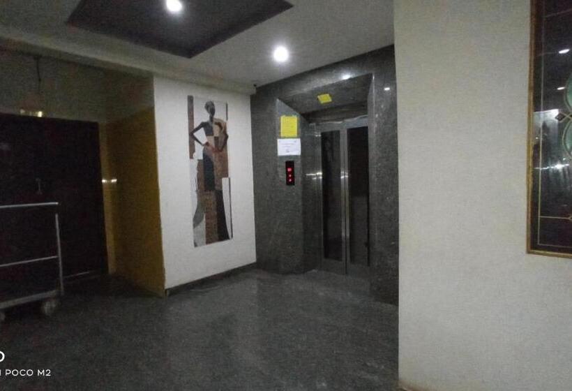 호텔 Jaidharshini Palace