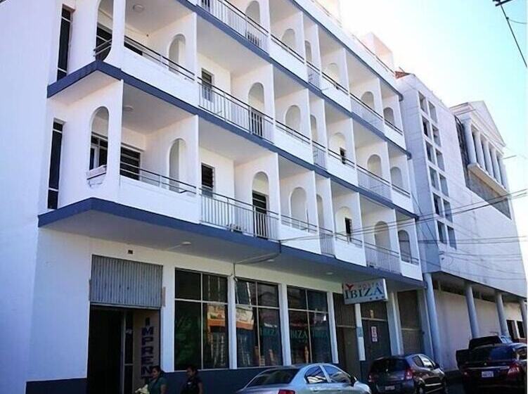 هاستل Hostal Ibiza