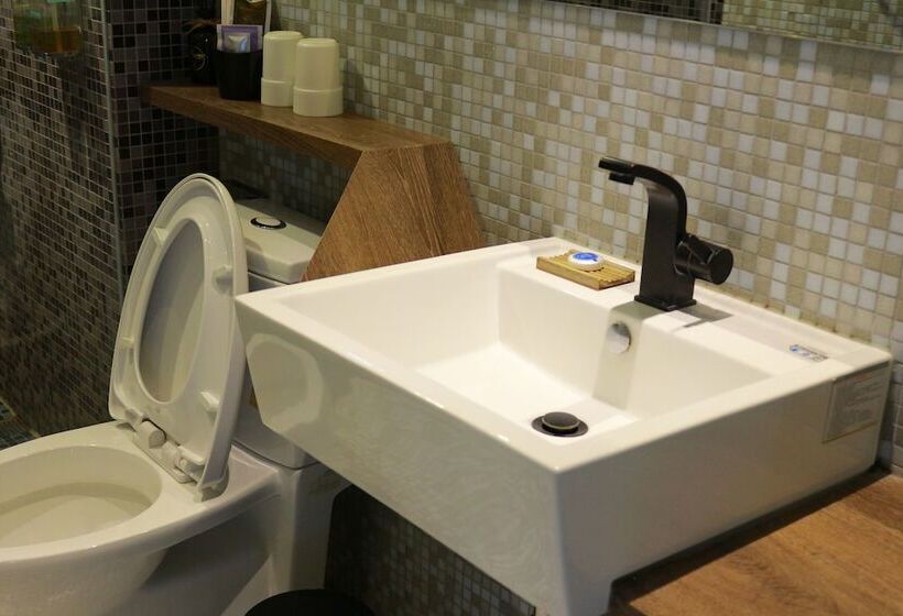 تختخواب و صبحانه Dou House