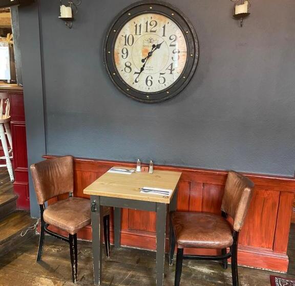 فندق The Olde Swan