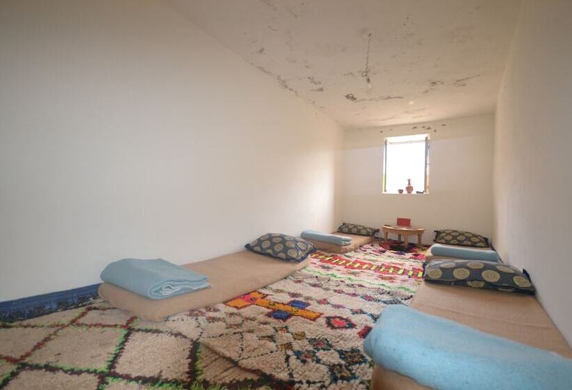 تختخواب و صبحانه Gite Imzough