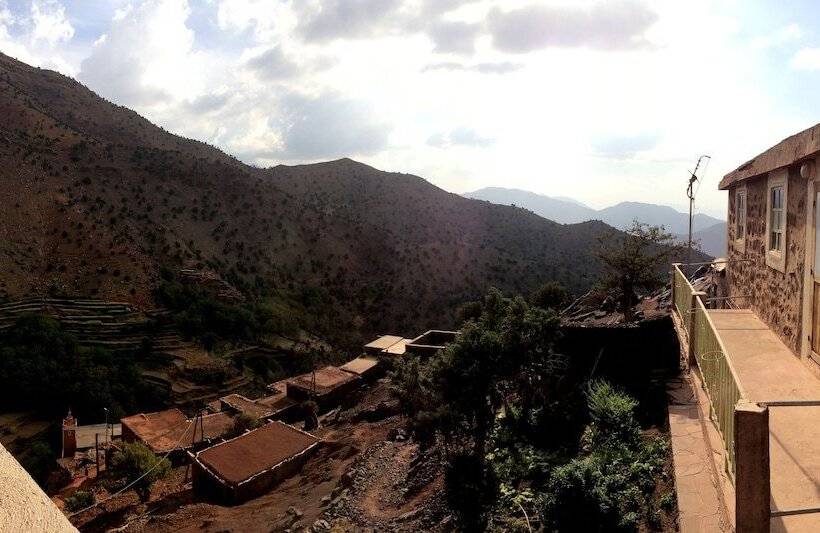 تختخواب و صبحانه Gite Imzough