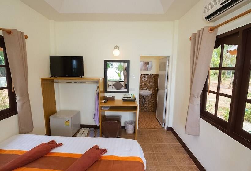 تختخواب و صبحانه Good View Resort