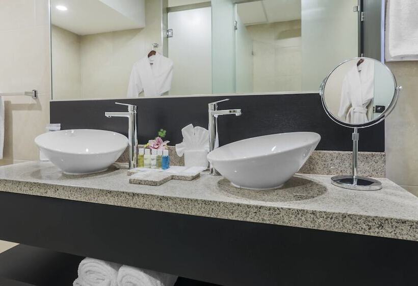 فندق Four Points By Sheraton Cuenca