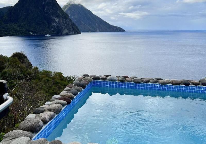 تختخواب و صبحانه Caille Blanc Villa &   Adults Only