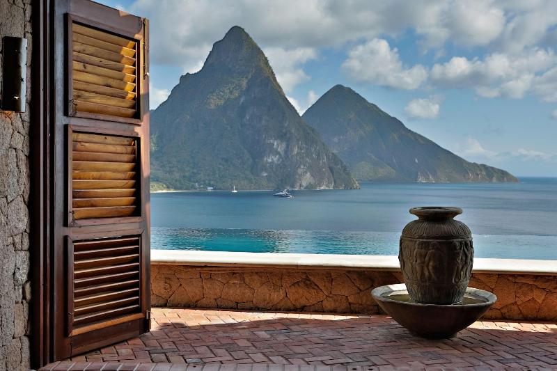 تختخواب و صبحانه Caille Blanc Villa &   Adults Only