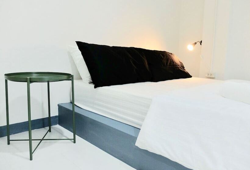 Diamond & Rust Hostel