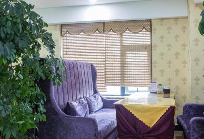 호텔 Green Tree Inn Tibet Lhasa Zhaji Temple