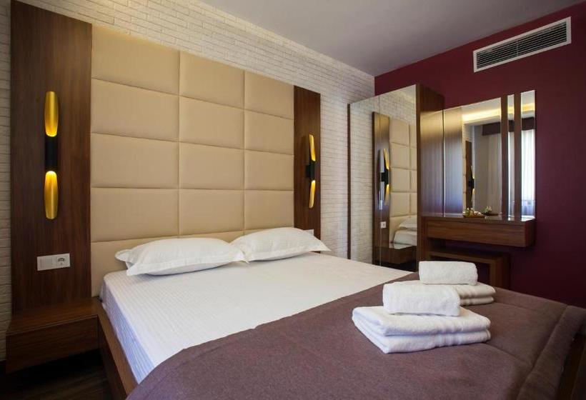 Maxuite Hotel In Home