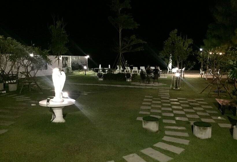 Loft Caravan Resort