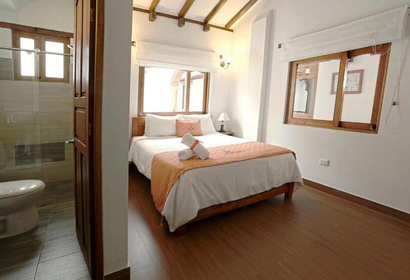 هتل Fontana Plaza