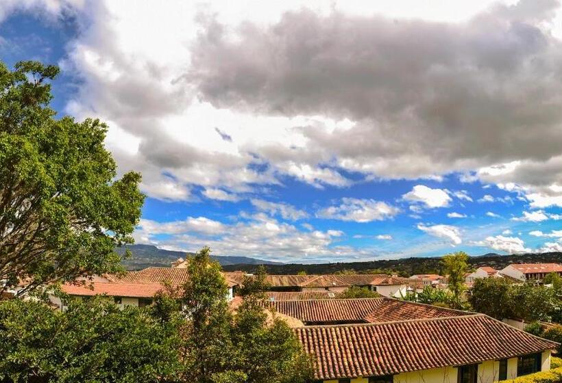 هتل Fontana Plaza