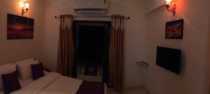 استراحتگاه Monarch Suites