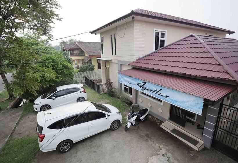مبيت وإفطار Reddoorz Near Bundaran Kecil Palangkaraya