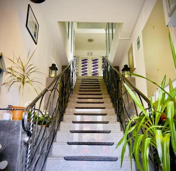 Cazare Moldi   Regim Hotelier