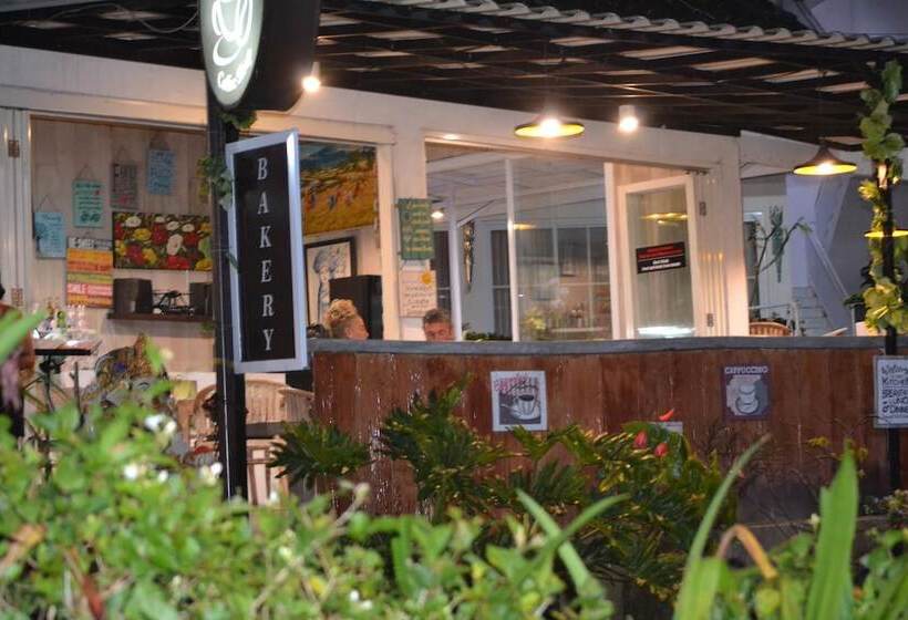تختخواب و صبحانه Bhuana Agung Villa And Restaurant