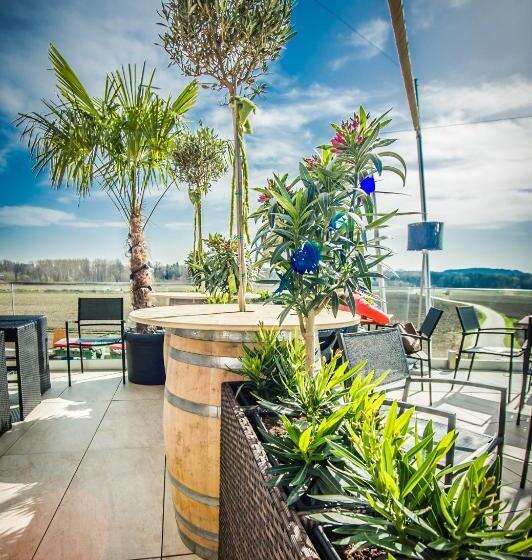 مبيت وإفطار Cafe Restaurant Leo