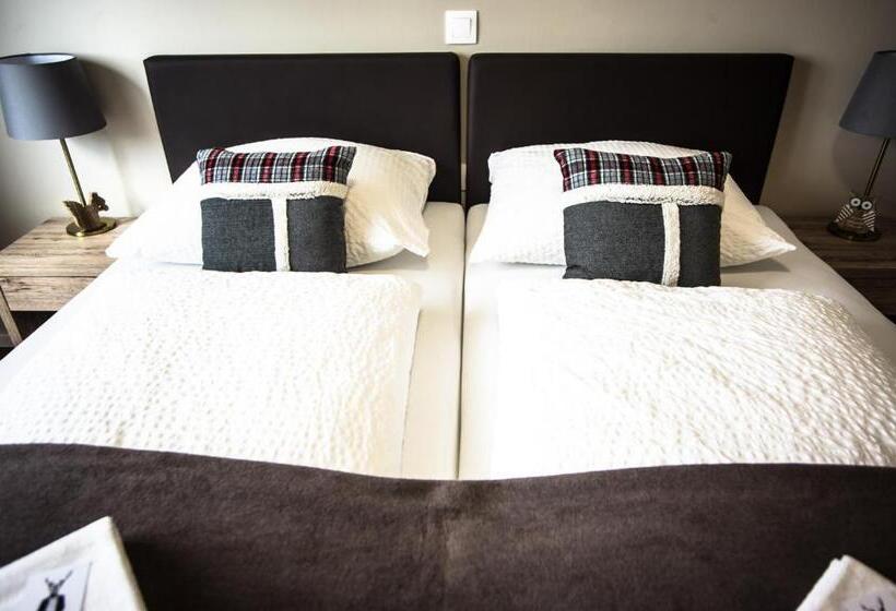 مبيت وإفطار Cafe Restaurant Leo