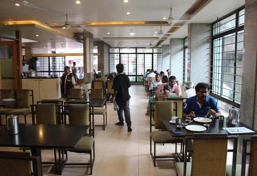 בית מלון כפרי Suvarn Mandir