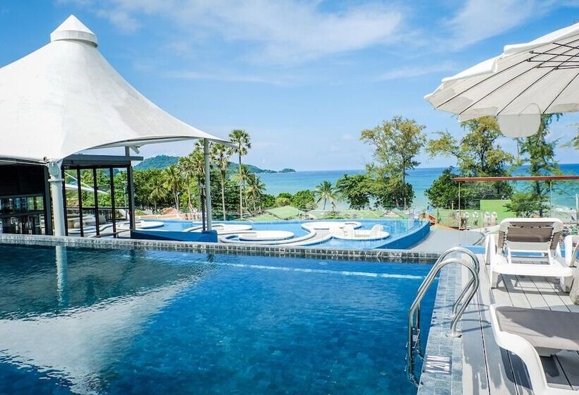 هتل Beyond Patong