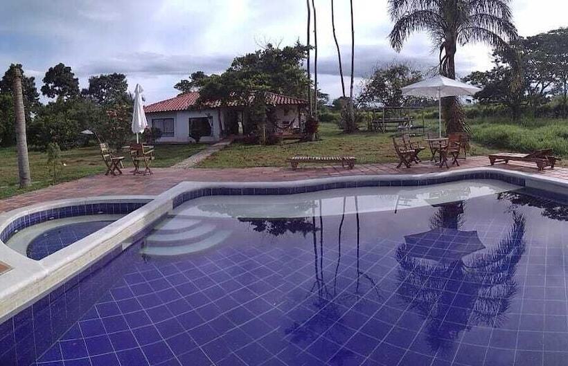 تختخواب و صبحانه Del Campo