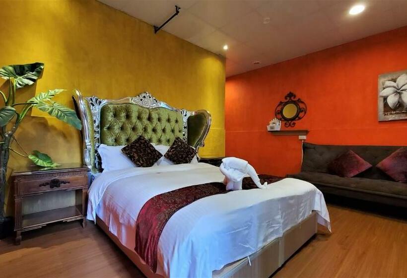 تختخواب و صبحانه Smile Fish